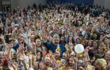 У Тернополі встановили рекорд України з наймасовішого виконання пісні "Вставай, Сонце" (Фото)