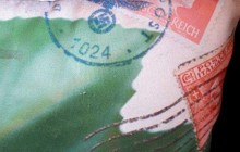 Інтернет-магазин надіслав сім'ї зі Швеції наволочки зі свастикою та Гітлером