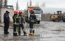 У Києві на території "Укрзалізниці" обвалився дах - загинула людина (фото)