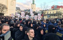 "Нацкорпус" приехал на встречу Порошенко с избирателями во Львове (фото)