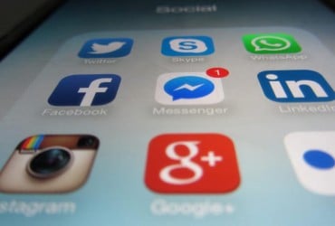 Der Spiegel: В соцсетях диванные баталии скоро будут вести лишь машины, обученные писать бред