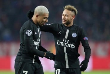 ПСЖ поглумився над суперником у матчі Ліги 1, Мбаппе і Неймар оформили хет-трики (відео)