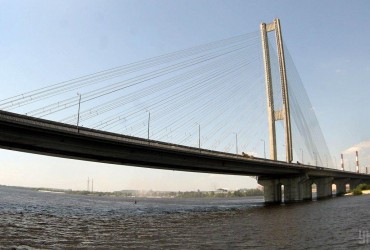 В Киеве открыли для общественного транспорта еще один мост через Днепр