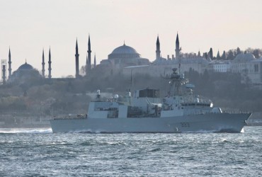 Російські кораблі взяли під конвой фрегати НАТО в Чорному морі