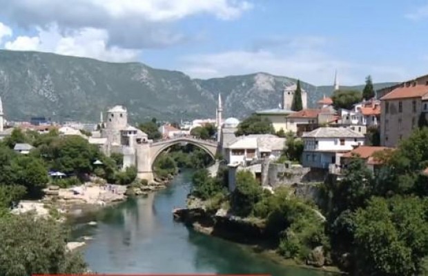 Конкурент Парижу: боснійське містечко визнали найбільш недооціненим романтичним місцем у світі (відео)