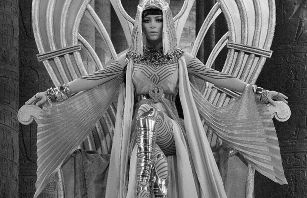 Ані Лорак осоромилася, обравши невдалий образ (фото)