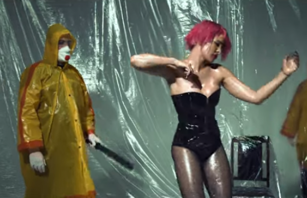 Українська секс-бомба Астаф'єва потрусила пишними формами в новому кліпі (відео)