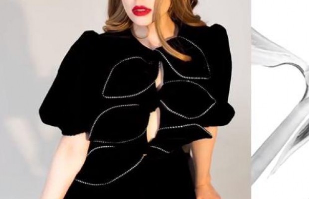 Тіна Кароль з'явилася у відвертому міні (фото, відео)