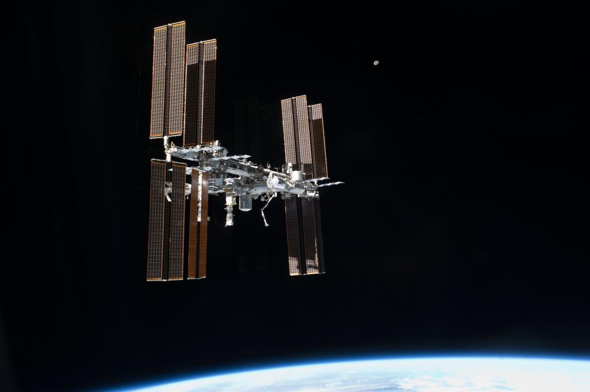 NASA отложило выход астронавтов в космос / фото NASA