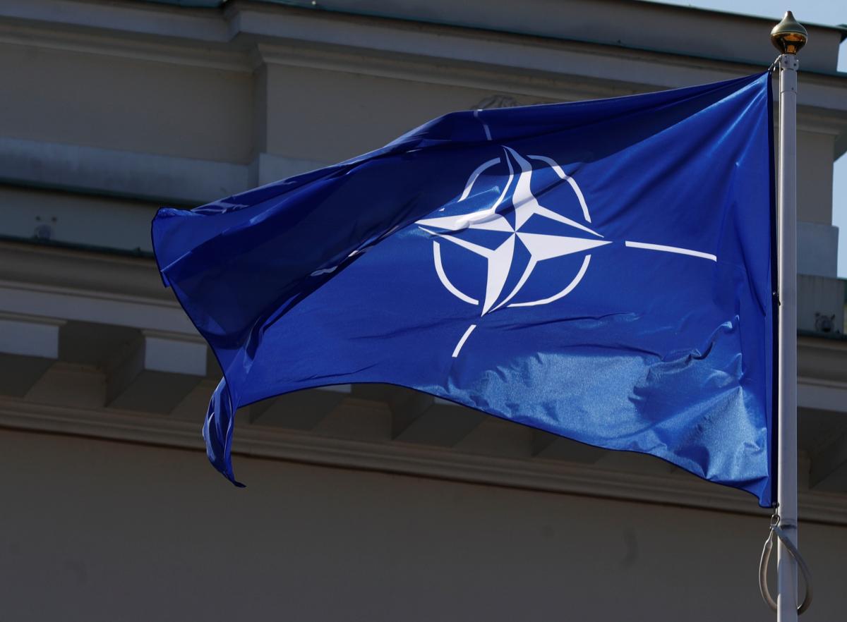  Арестович намекнул, когда Украина станет членом НАТО / иллюстрация REUTERS