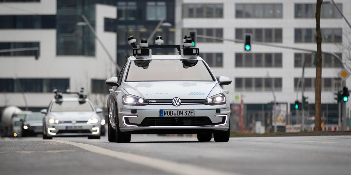 Тести безпілотників стартували в німецькому Гамбурзі / фото Volkswagen Тести безпілотників стартували в німецькому Гамбурзі / фото Volkswagen