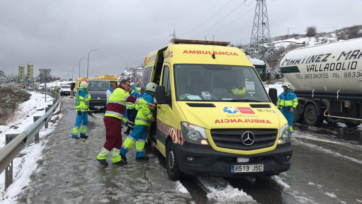 В Испании из-за снегопада произошло масштабное ДТП / twitter.com/112cmadrid В Испании из-за снегопада произошло масштабное ДТП / twitter.com/112cmadrid