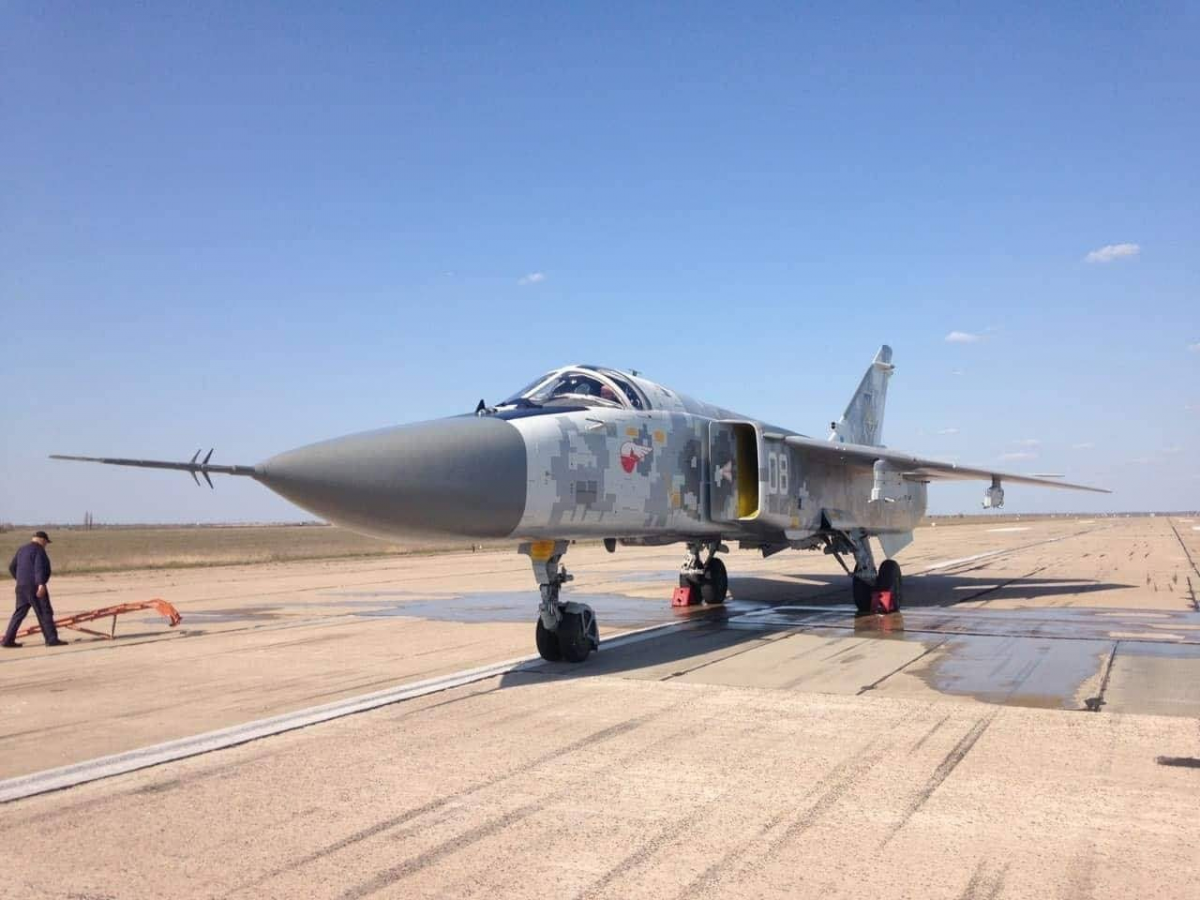 Су-24 активно используется на фронте / фото mil.in.ua