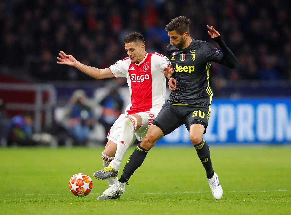 Первый матч между командами в Амстердаме завершился вничью - 1:1 / REUTERS