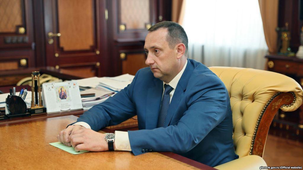 У Криму оголосили в розшук екс-соратника Аксьонова Володимира Сєрова / Крим.Реалії У Криму оголосили в розшук екс-соратника Аксьонова Володимира Сєрова / Крим.Реалії
