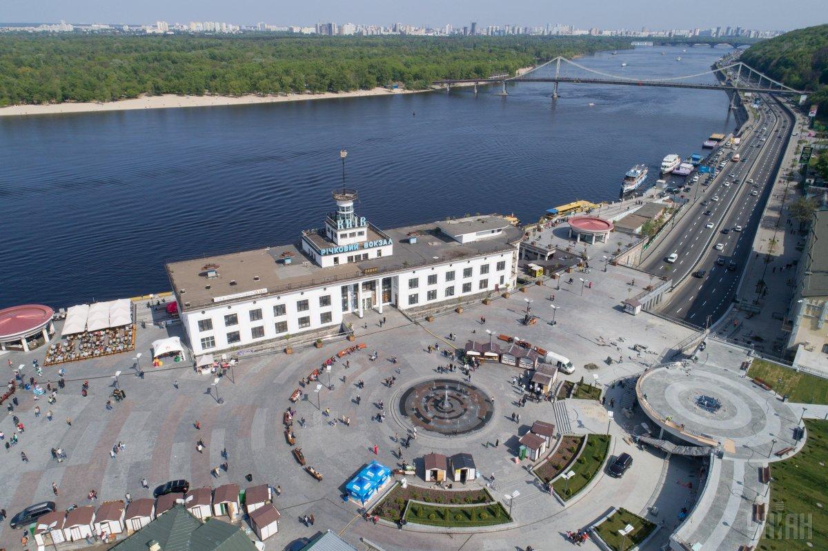 Державі були завдані великі збитки через реконструкцію Поштової площі / фото УНІАН Державі були завдані великі збитки через реконструкцію Поштової площі / фото УНІАН