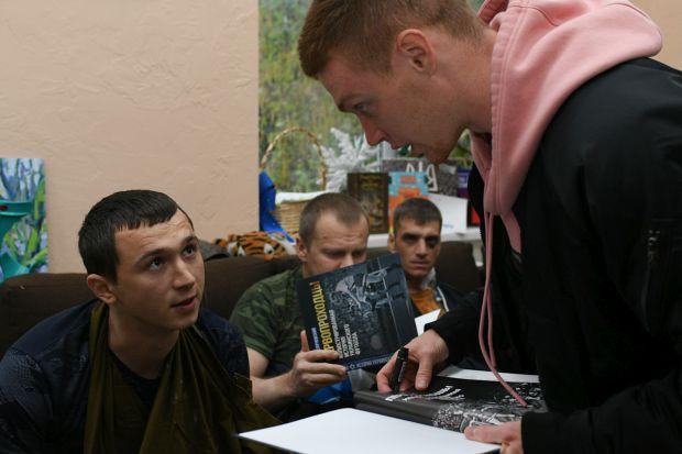 Віктор Циганков подякував військовим / фото: ФК Динамо Київ Віктор Циганков подякував військовим / фото: ФК Динамо Київ
