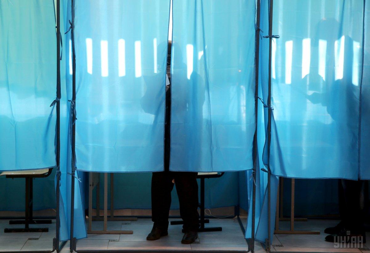Избирательный участок в Лебединском начала работу около 16 часов / фото УНИАН