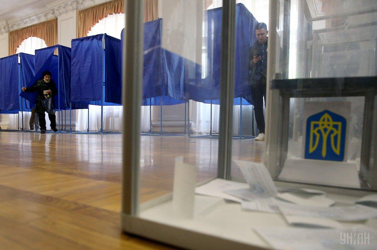 На Житомирщині втратили декілька десятків печаток дільничних комісій / Фото УНІАН На Житомирщині втратили декілька десятків печаток дільничних комісій / Фото УНІАН