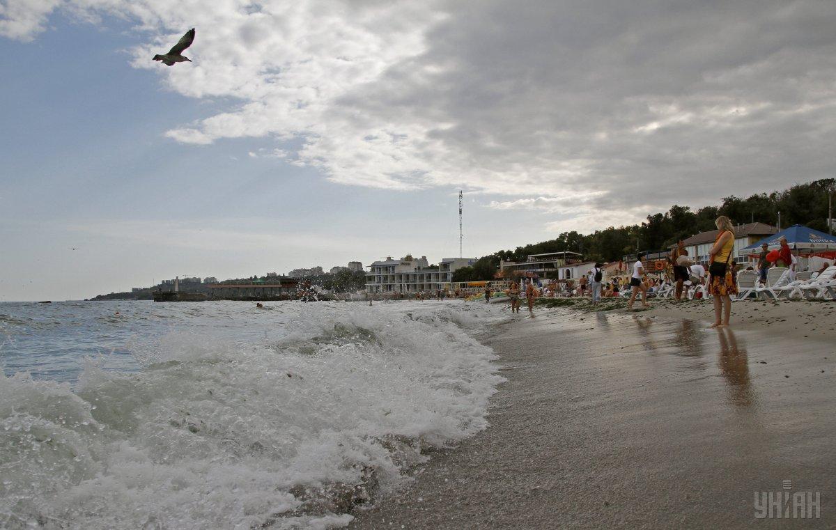 До конца 2019 года все городские искусственные пляжи перейдут в пользование частников / фото УНИАН