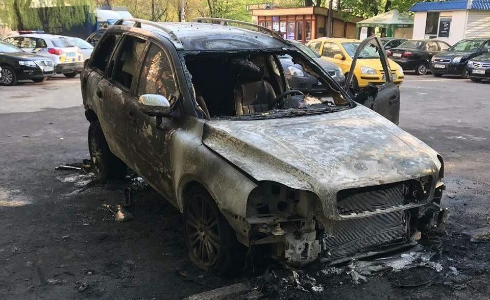 Автомобиль сгорел дотла / фото: пресс-служба полиции Автомобиль сгорел дотла / фото: пресс-служба полиции