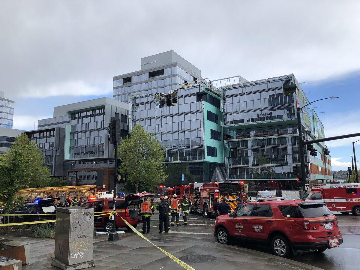 У Сіетлі в результаті падіння крану загинули люди / Twitter - Seattle Fire Dept. У Сіетлі в результаті падіння крану загинули люди / Twitter - Seattle Fire Dept.
