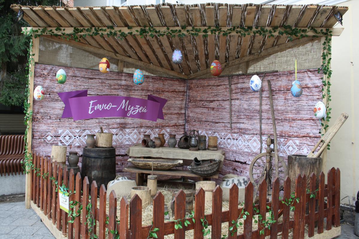 До Великодніх свят у Житомирі відкрили етно-музей просто неба / фото Зоя Юхимчук
