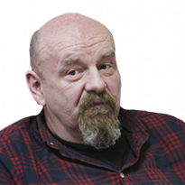 "Люди никогда не противостоят друг другу. На противостояния людей ведут. Кто ведет? – Фамилию могу назвать, но не буду"