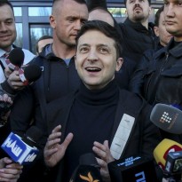 Зеленский в перепалке с Порошенко: стараюсь "быть мужиком" (видео)