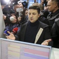 Team Zelensky react to Poroshenko's "campaign rally" at Olimpiyskiy