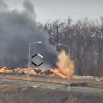 Another Ukraine army's strike on terrorists' positions near Yasynuvata captured on video