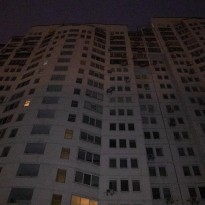 В Киеве 19-летняя девушка во время ссоры с парнем выпрыгнула с 11 этажа (фото)