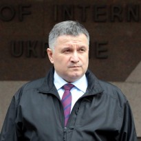 Порядок во время дебатов Зеленского и Порошенко будут обеспечивать 10 тысяч полицейских - Аваков