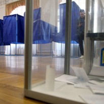 Выборы в Раду: в Украине утром не открывшемся восемь избирательных участков (видео)
