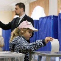 За неделю до крайнего срока место голосования сменили более 70 тысяч избирателей (видео)