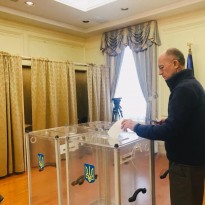 В США началось голосование на выборах президента Украины (фото)