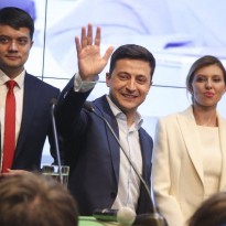 Окончательные данные Национального экзит-пола: Зеленский набирает 73% голосов, Порошенко - 25,5%