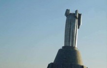 Туалет-студія на Хрещатику та Батьківщина-мати без голови: кращі першоквітневі жарти журналістів і блогерів