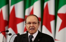 Президент Алжира после 20 лет правления заявил об отставке