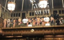 Полуголые противники глобального потепления устроили протест в парламенте Британии (фото, видео)
