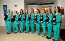 У США дев'ять медсестер пологового відділення вагітні водночас