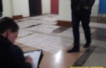 На Волині поліція вилучила 720 тисяч гривень, які видавали учасникам "сітки" Порошенка (фото, відео)