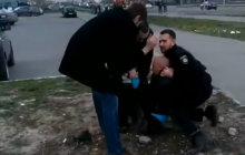 Несподіване продовження історії: "копи" побили свідка нападу поліцейського на водія квадроцикла у Києві (відео)