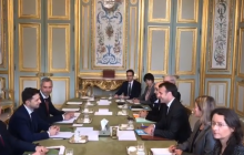 Macron receives Zelensky at Elysee Palace (Video)