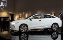 Китайська Geely запустила новий бренд електромобілів для конкуренції з Tesla (фото)