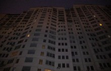У Києві 19-річна дівчина під час сварки з хлопцем вистрибнула з 11 поверху (фото)