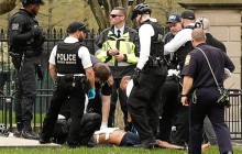 В США мужчина в инвалидном кресле поджег себя у здания Белого дома (фото)