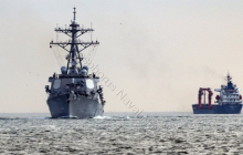 Есмінець ВМС США увійшов до Чорного моря - за його діями стежать російські кораблі (фото)