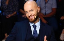 Автомобиль известного украинского шоумена изувечили в Одессе (видео)