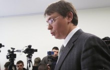 На экс-депутата Крючкова одели электронный браслет